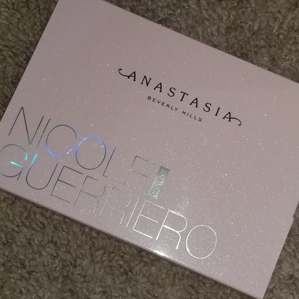 ABH NICOLE GUERRIERO HIGHLIGHT PALETTE